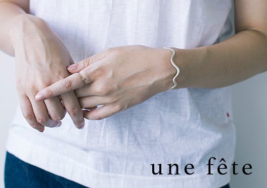 une fête / シルバーバングルの画像